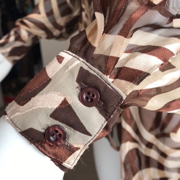 Bentley A. Lorrane Button-down Blouse w/ slits - Picture 3 of 7